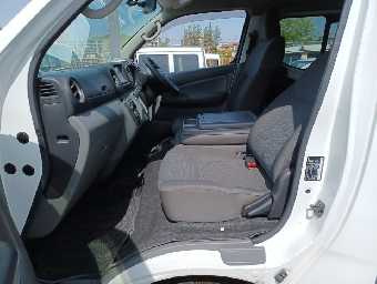 NISSAN NV350 CARAVAN 2017 Image 13