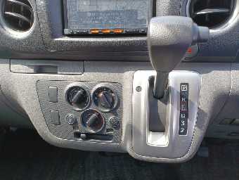 NISSAN NV350 CARAVAN 2017 Image 9