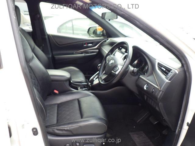 TOYOTA HARRIER 2017 Image 9