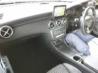MERCEDES BENZ A CLASS 2017 Image 3