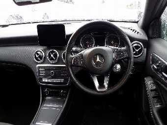 MERCEDES BENZ A CLASS 2017 Image 7