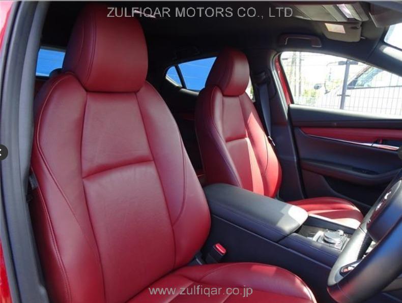 MAZDA MAZDA3 2019 Image 8