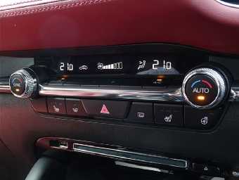 MAZDA MAZDA3 2019 Image 10