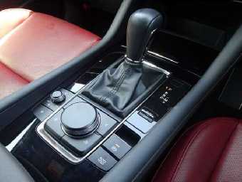 MAZDA MAZDA3 FASTBACK 2019 Image 20