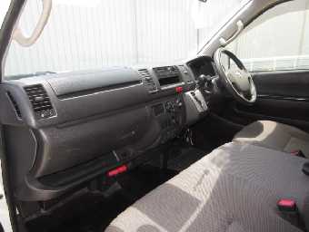 TOYOTA HIACE 2017 Image 11