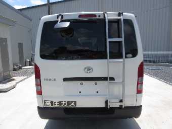 TOYOTA HIACE 2017 Image 4