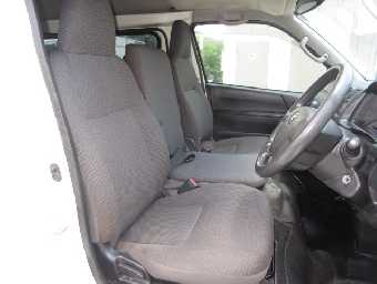 TOYOTA HIACE 2017 Image 6