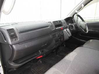 TOYOTA HIACE 2017 Image 11