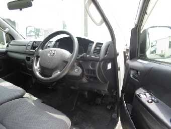 TOYOTA HIACE 2017 Image 5