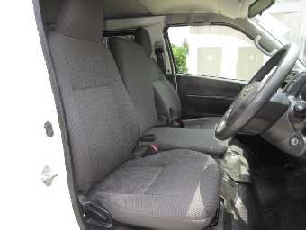 TOYOTA HIACE 2017 Image 6