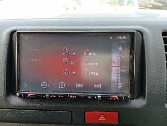 TOYOTA HIACE 2016 Image 8