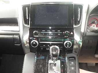 TOYOTA ALPHARD 2021 Image 8