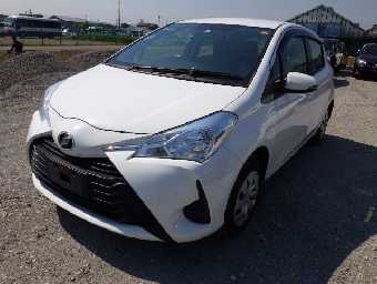 TOYOTA VITZ 2017 Image 14