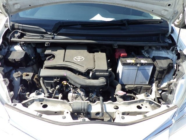 TOYOTA VITZ 2017 Image 29