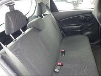 TOYOTA VITZ 2017 Image 7