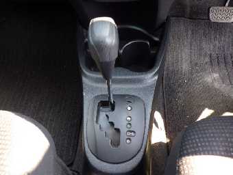 TOYOTA VITZ 2017 Image 10