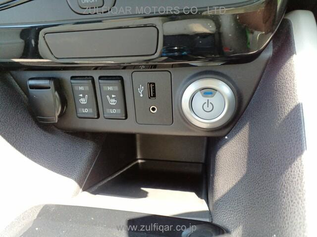 NISSAN LEAF 2019 Image 11