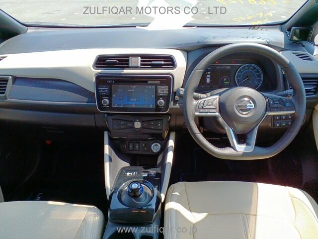 NISSAN LEAF 2019 Image 8