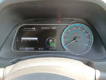 NISSAN LEAF 2019 Image 9