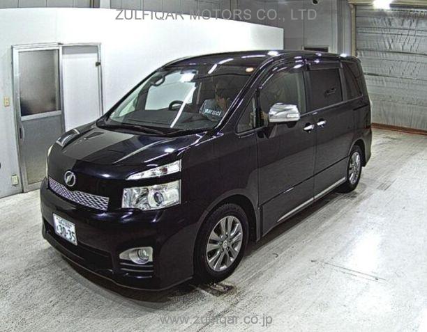 TOYOTA VOXY 2012 Image 2
