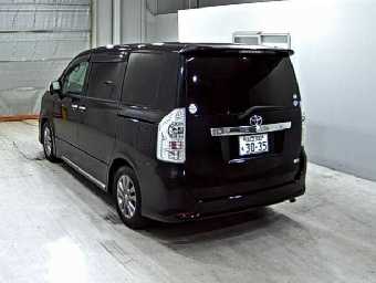 TOYOTA VOXY 2012 Image 5