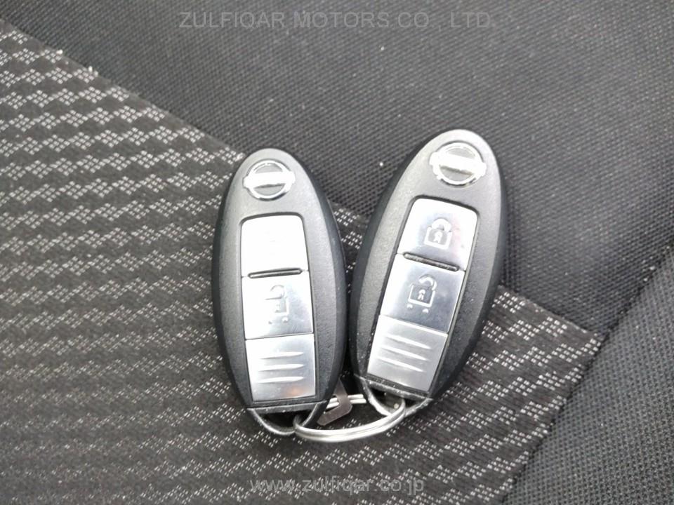 NISSAN NOTE 2017 Image 12