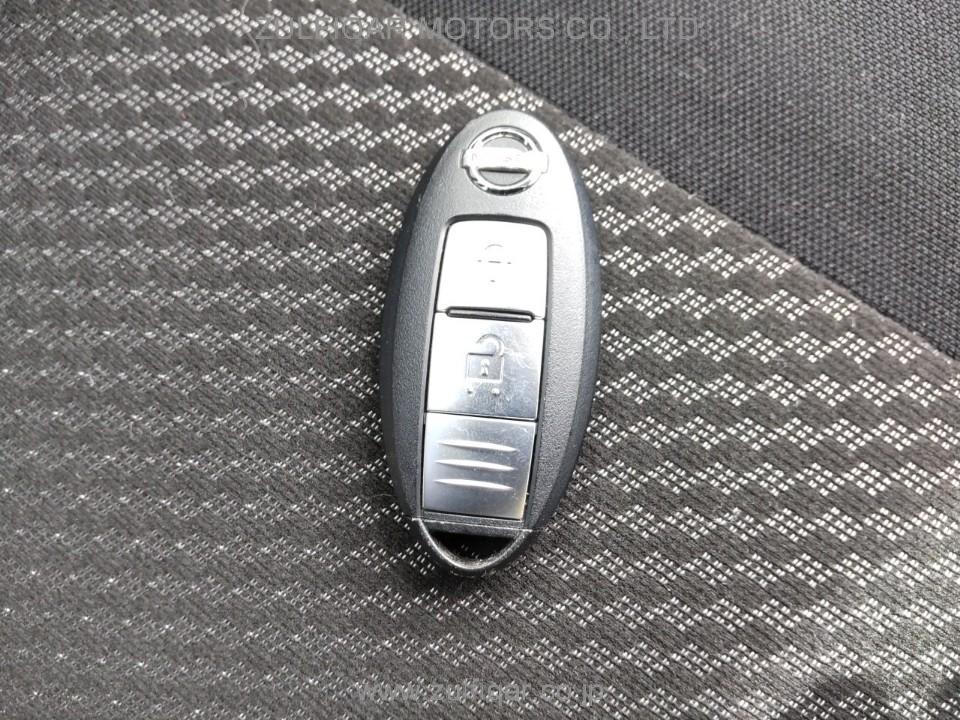 NISSAN NOTE 2017 Image 11