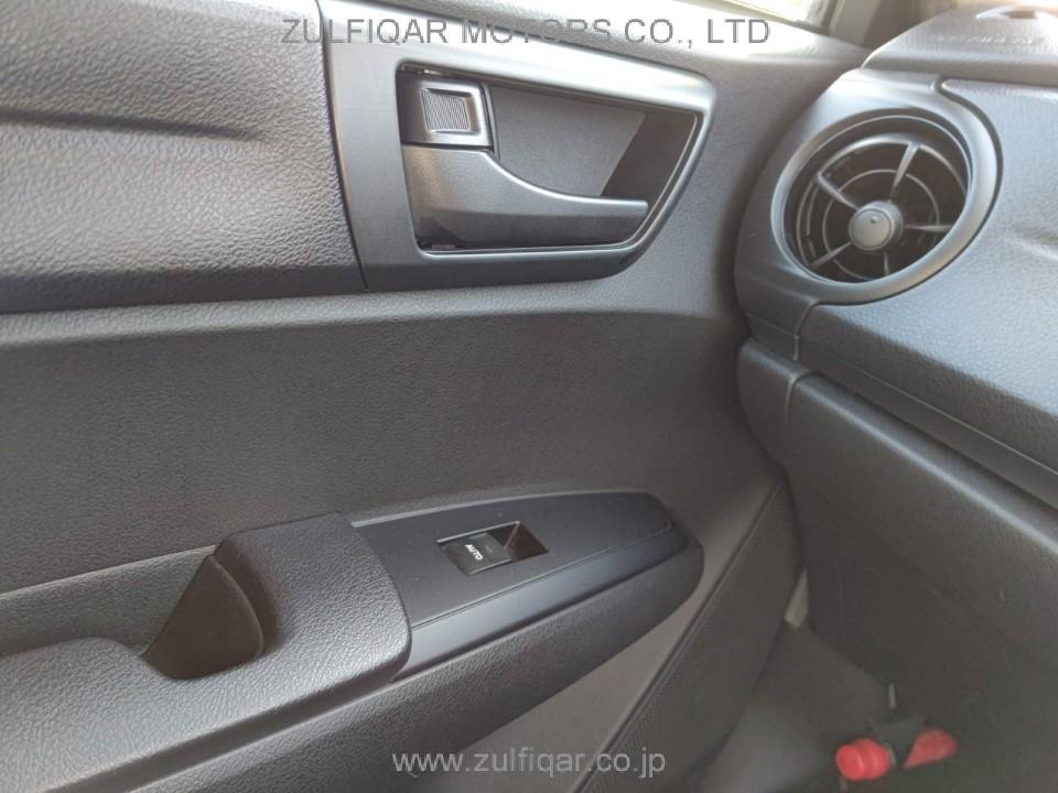 TOYOTA COROLLA AXIO 2017 Image 8