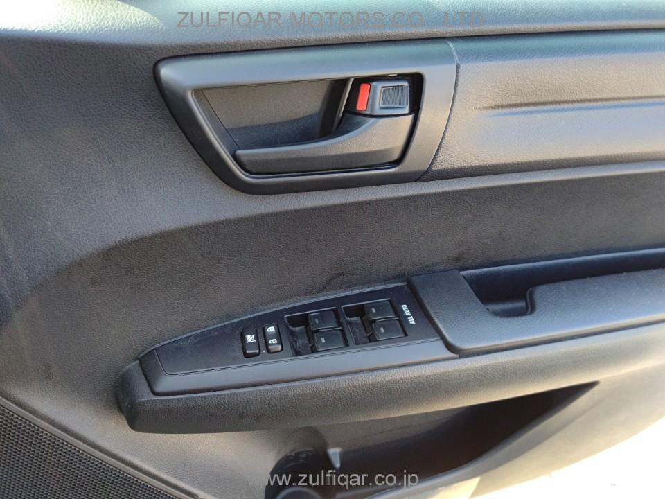 TOYOTA COROLLA AXIO 2017 Image 9