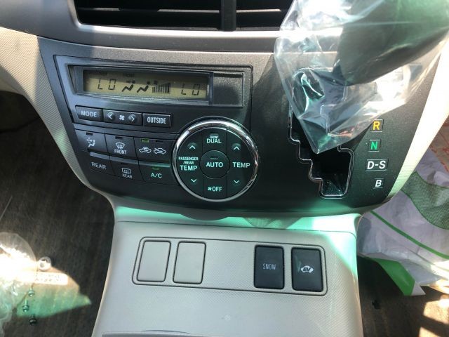 TOYOTA ESTIMA HYBRID 2010 Image 40