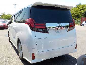 TOYOTA ALPHARD 2017 Image 16