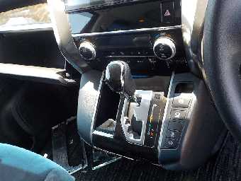 TOYOTA ALPHARD 2017 Image 9