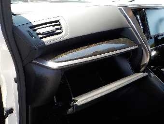 TOYOTA ALPHARD 2017 Image 10
