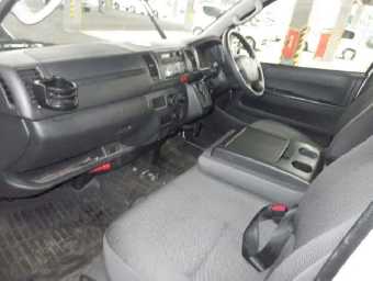 TOYOTA HIACE 2014 Image 7