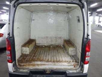 TOYOTA HIACE 2014 Image 9