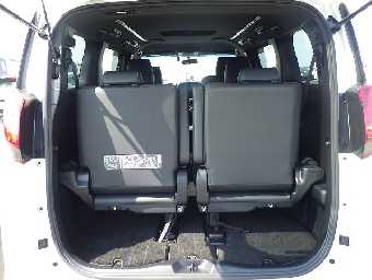 TOYOTA ALPHARD 2017 Image 12