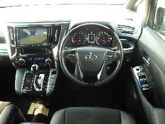 TOYOTA ALPHARD 2017 Image 7