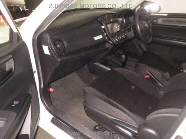 TOYOTA COROLLA AXIO 2018 Image 8