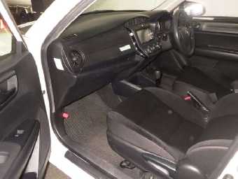 TOYOTA COROLLA AXIO 2018 Image 8