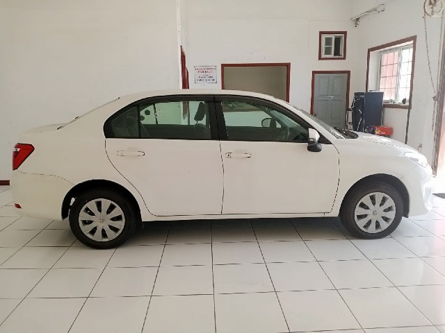 TOYOTA COROLLA AXIO 2017 Image 21