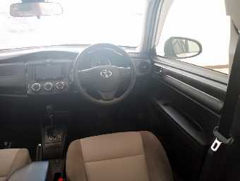 TOYOTA COROLLA AXIO 2017 Image 6