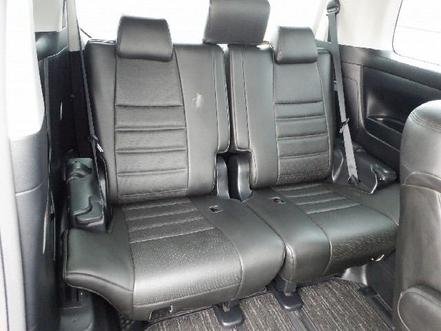 TOYOTA VELLFIRE 2017 Image 24