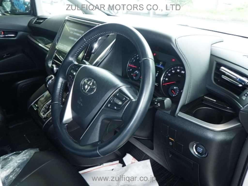 TOYOTA VELLFIRE 2017 Image 7