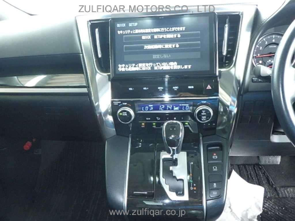TOYOTA VELLFIRE 2017 Image 9