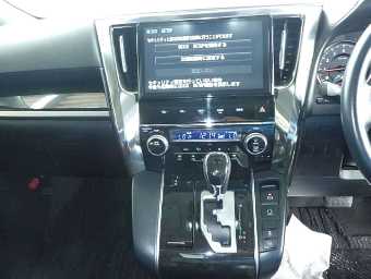 TOYOTA VELLFIRE 2017 Image 9