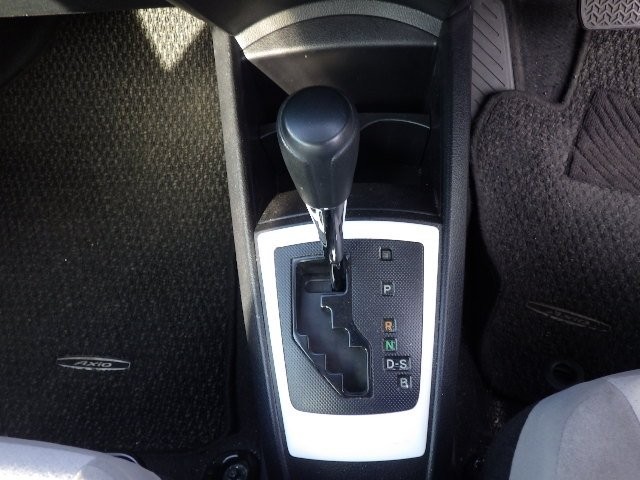 TOYOTA COROLLA AXIO 2017 Image 22