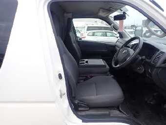 TOYOTA REGIUSACE 2017 Image 3