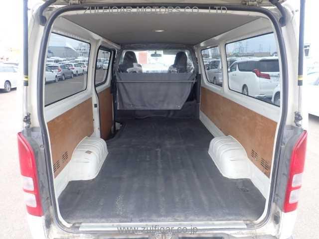 TOYOTA REGIUSACE 2017 Image 10