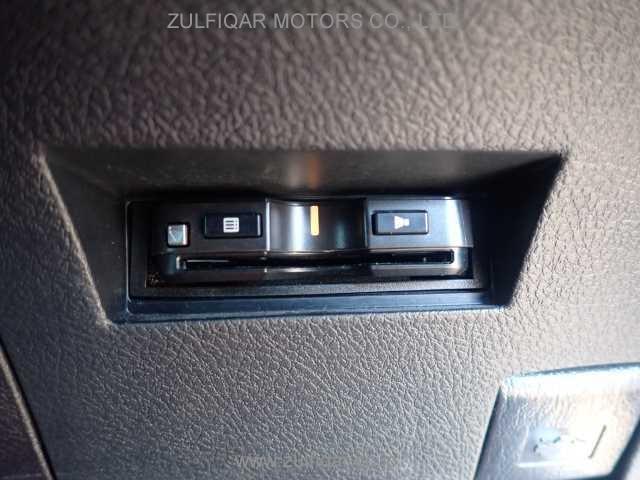 TOYOTA COROLLA AXIO 2017 Image 9