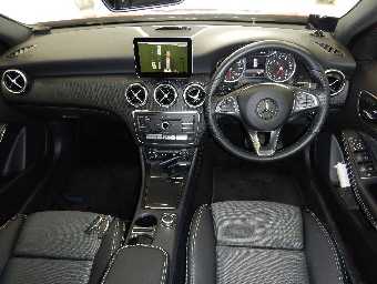 MERCEDES BENZ A CLASS 2017 Image 3